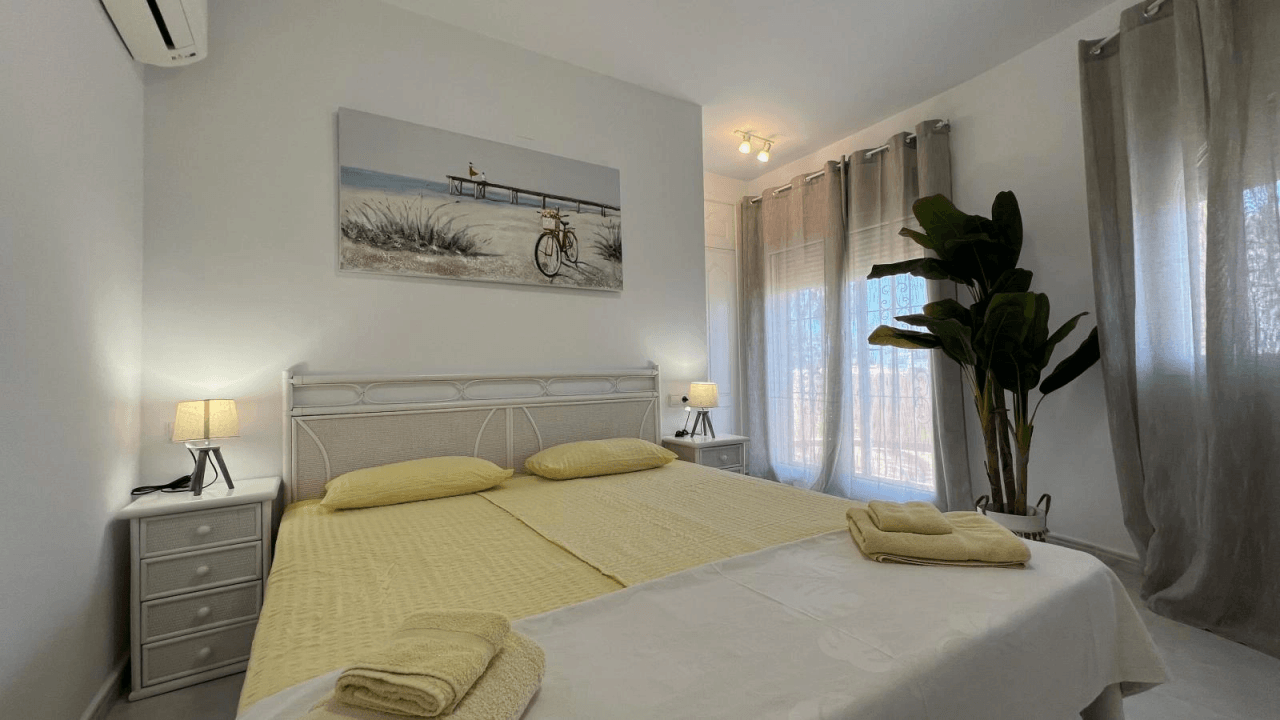 Sehr gepflegte Villa in ruhiger Wohnlage mit Privatpool in Meernähe
