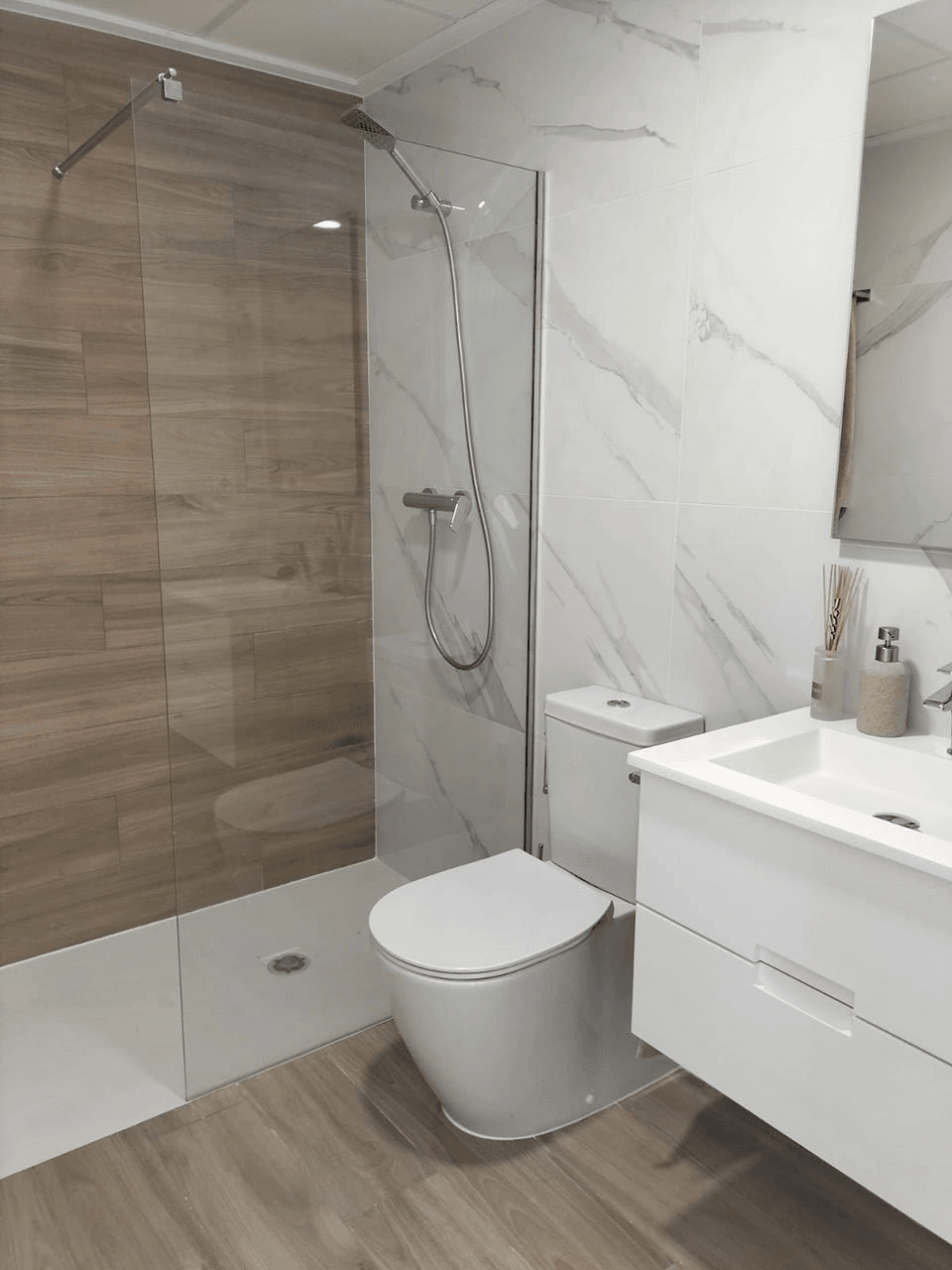 Maisons mitoyennes modernes et confortables 2 chambres dans un complexe de golf