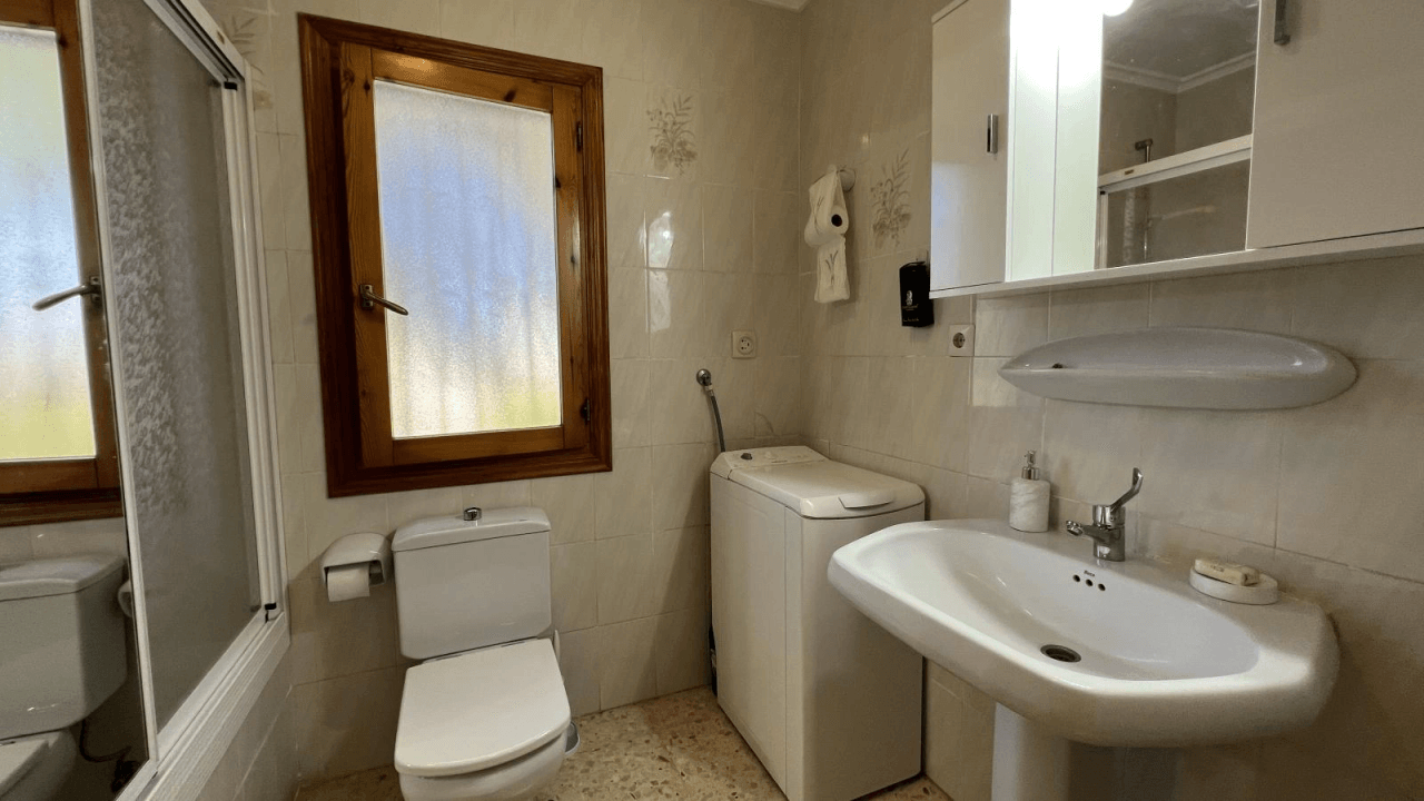 Villa mit 3 Schlafzimmern, 2 Badezimmer, Schwimmbad, Garten und vielem mehr.