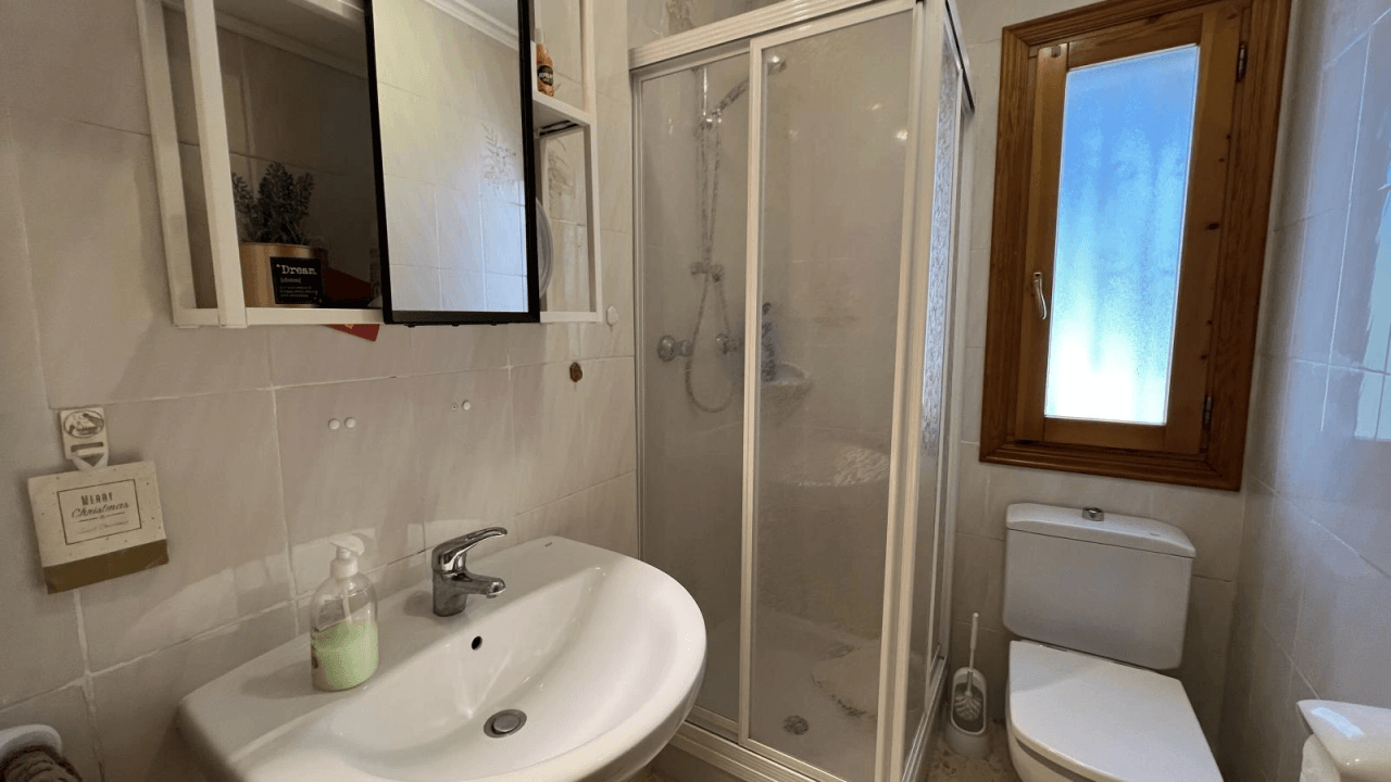 Villa mit 3 Schlafzimmern, 2 Badezimmer, Schwimmbad, Garten und vielem mehr.