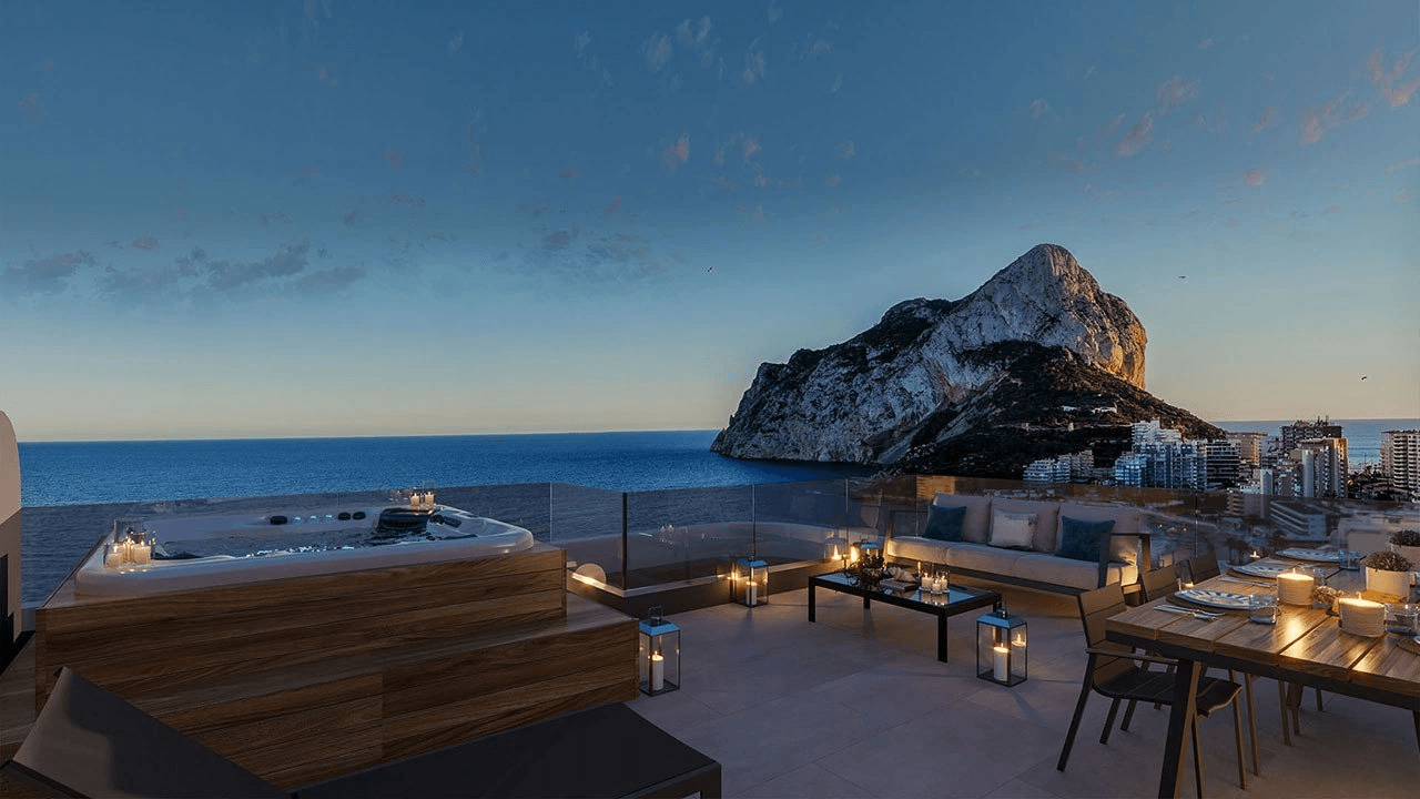 Maisonettes avec 3 chambres, 3 salles de bain, toit-terrasse, climatisation et vue sur la mer en première ligne de la plage