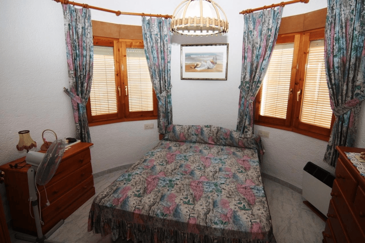 Villa mit garage und pool in Els Poblets