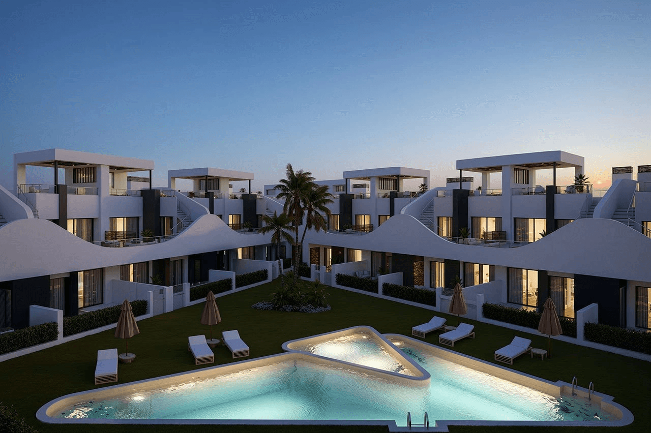 Appartements au rez-de-chaussée avec 3 chambres, 2 salles de bains, parking privé et piscine communautaire
