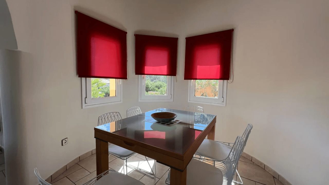 Top gepflegte 3 Schlafzimmer Villa mit Panoramablick und Vermietungslizenz in Javea