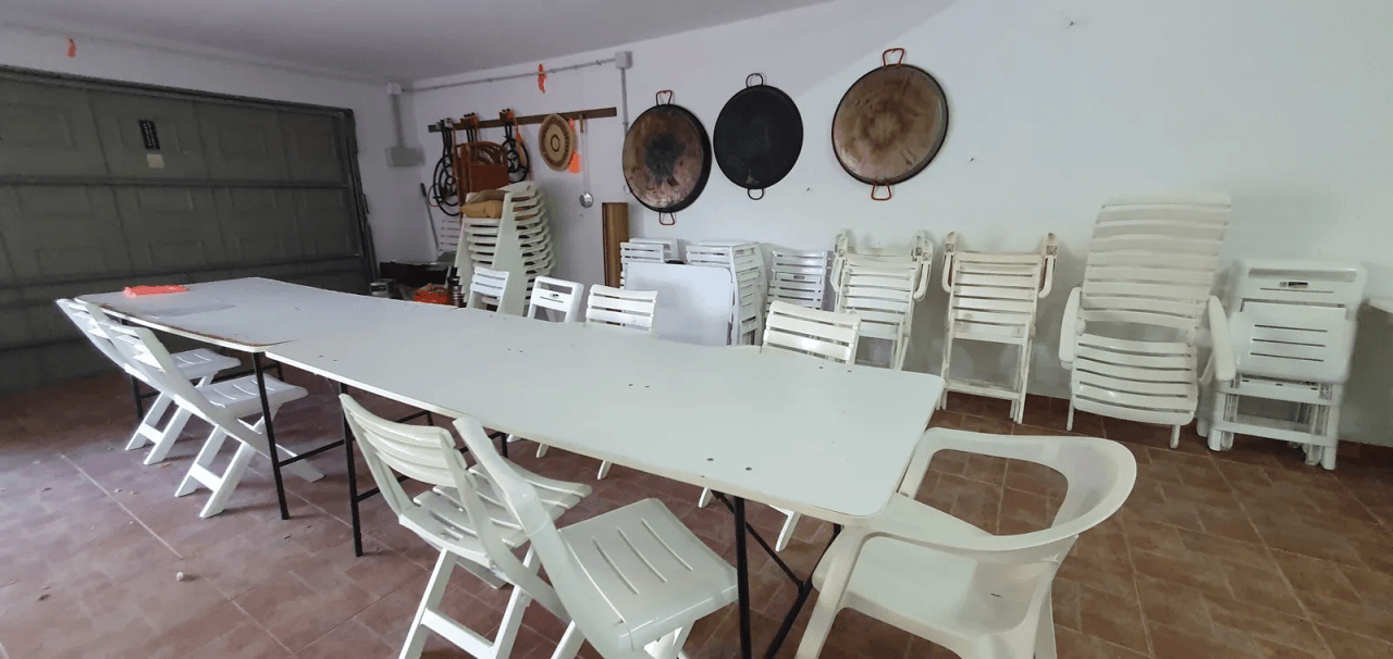 Mansión muy bien cuidada en excelente zona residencial en Oliva XL parcela