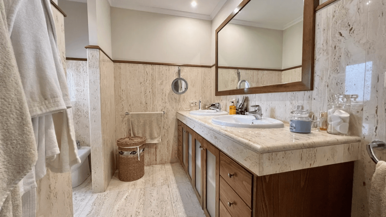 Penthouse duplex exclusif avec 4 chambres et piscine privée sur le toit-terrasse