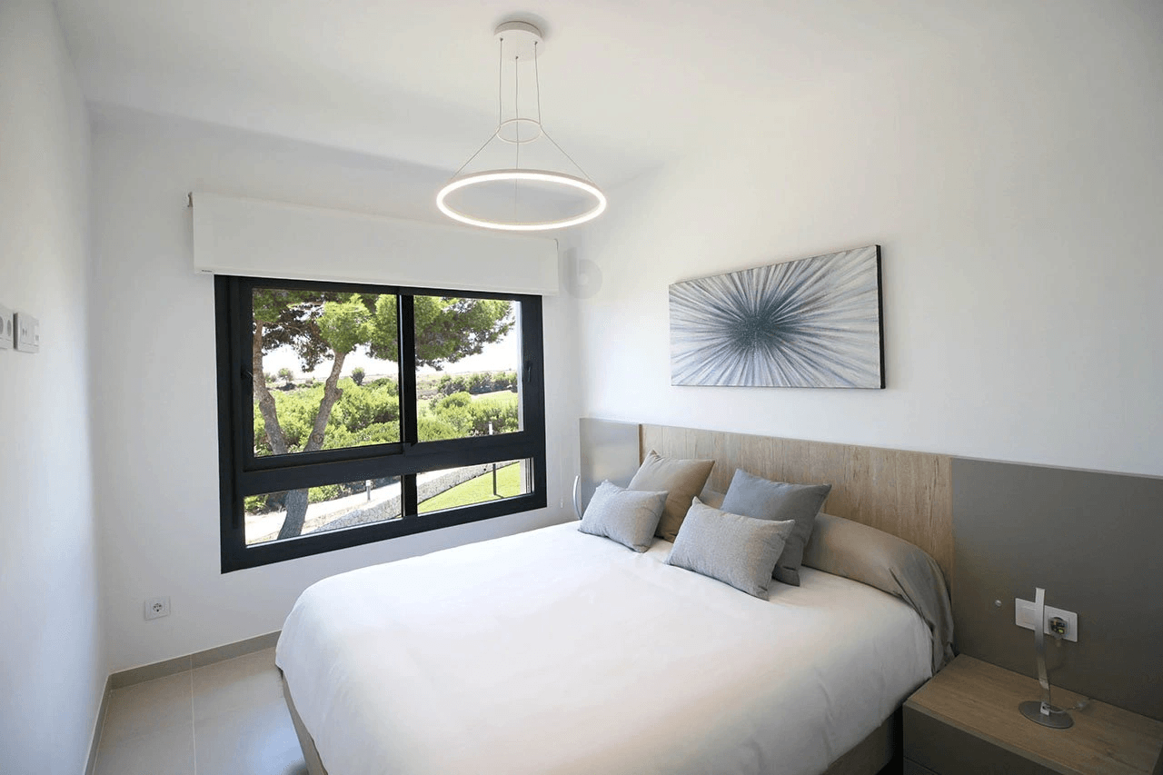 Encantadoros apartamentos de 3 dormitorios y 2 baño con piscina comunitaria en un maravilloso campo de golf