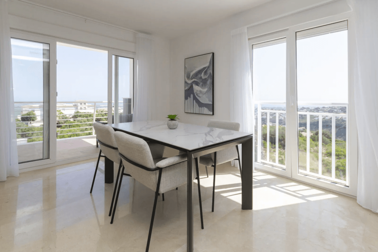 Superbe appartement de 2 chambres dans un endroit calme avec vue imprenable sur le Monte Pego