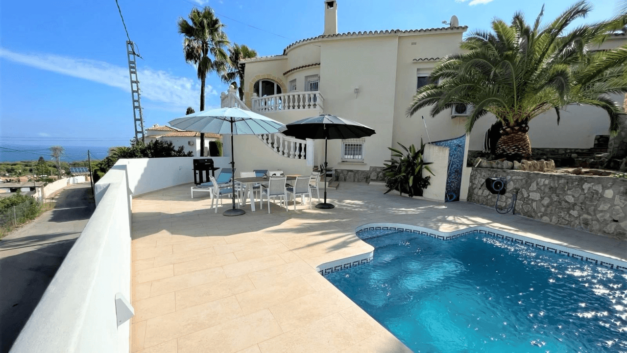 Alquiler. Chalet/Villa à Denia