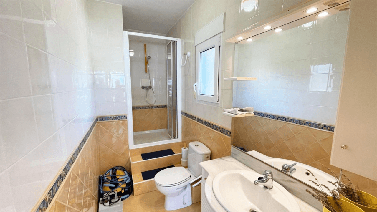 Sehr gepflegte Villa in ruhiger Wohnlage mit Privatpool in Meernähe