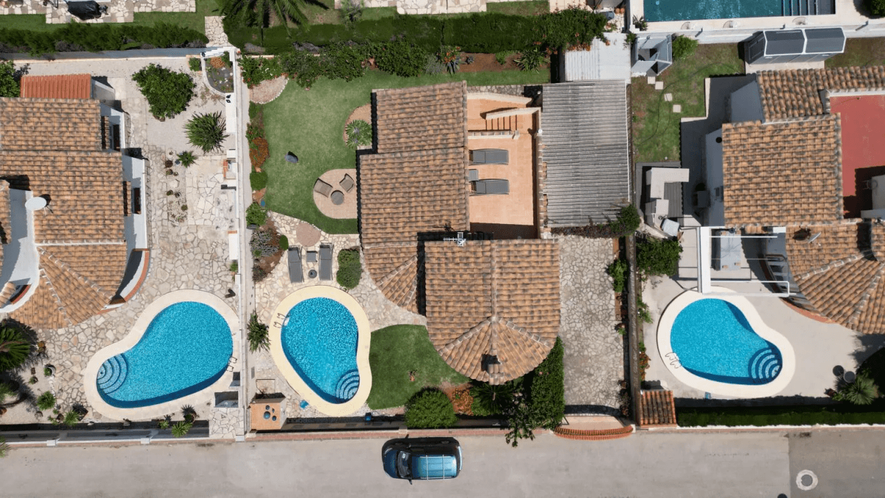 Sehr gepflegte Villa, ruhig und sonnig, nur 500 Meter zum Meer