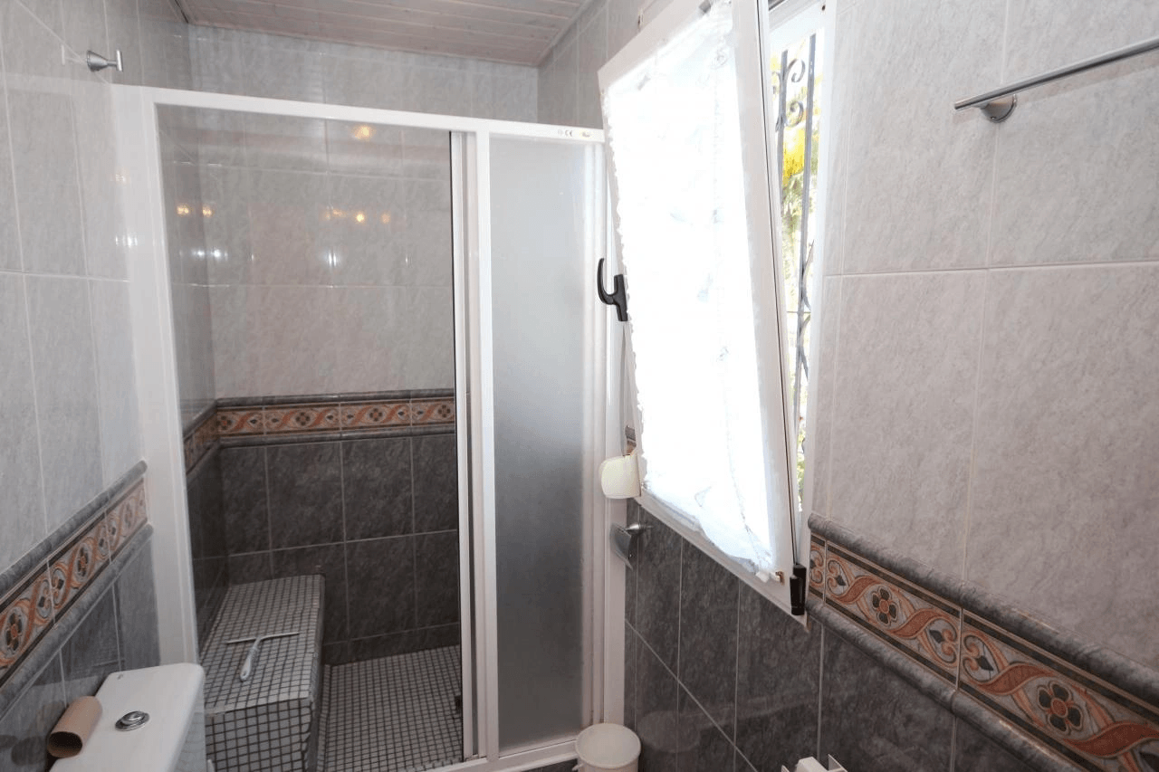Villa mit garage und pool in Els Poblets