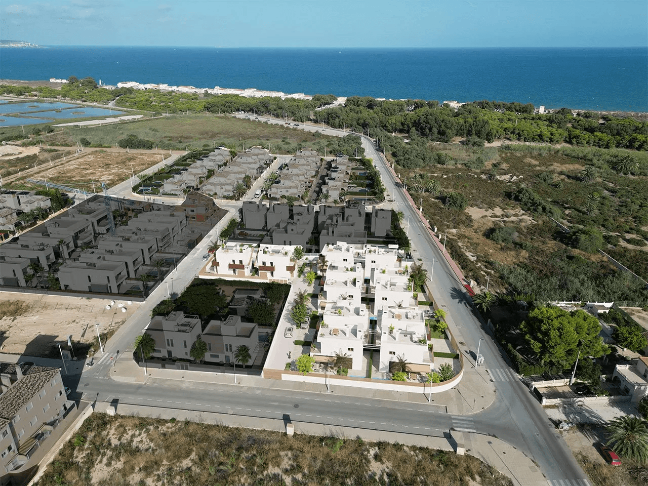 Villas modernes avec 3 chambres à coucher et piscine privée à seulement 500 m des merveilleuses plages de sable fin