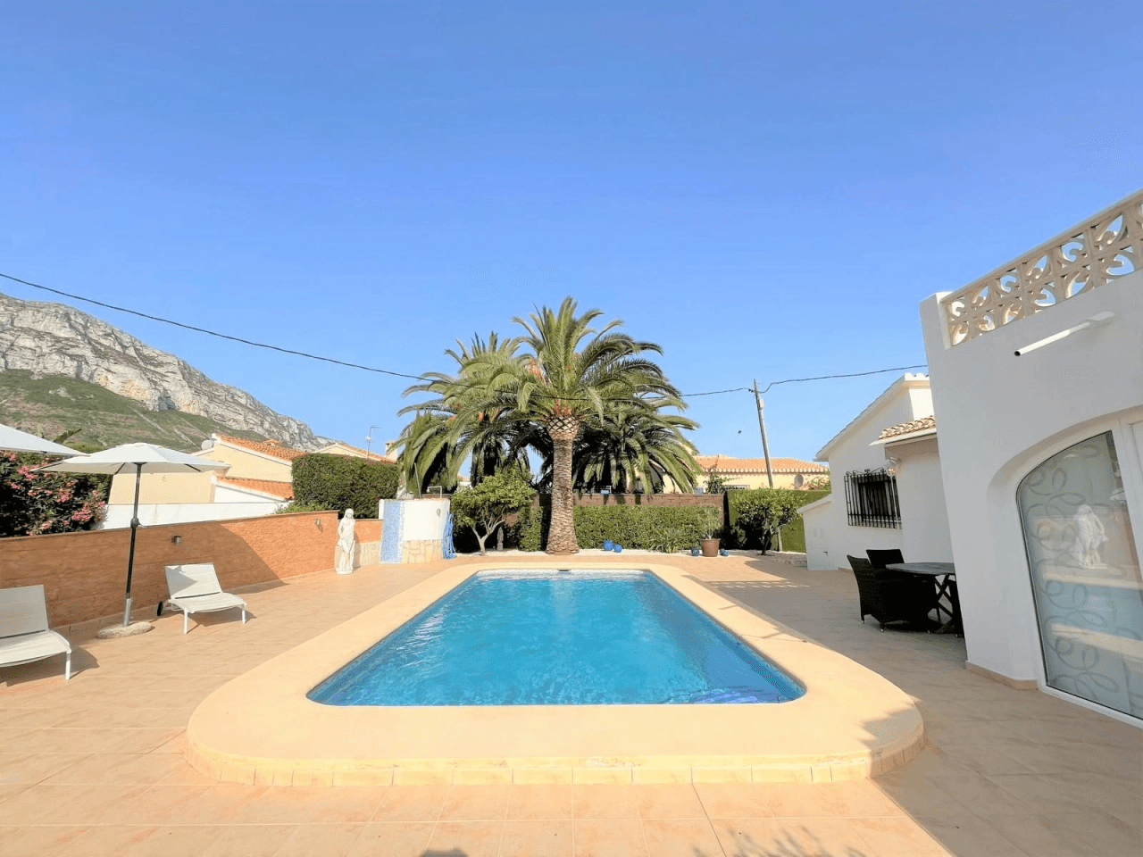 Sehr moderne Villa in Denia mit 3 Schlafzimmer