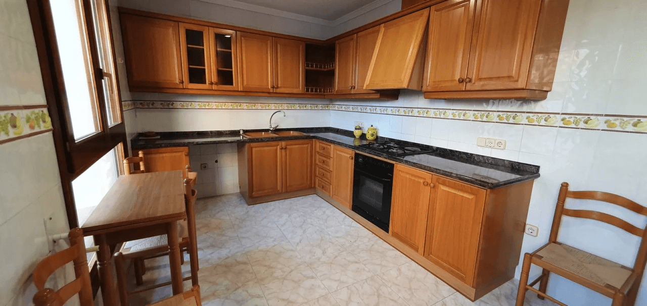 Mansión muy bien cuidada en excelente zona residencial en Oliva XL parcela