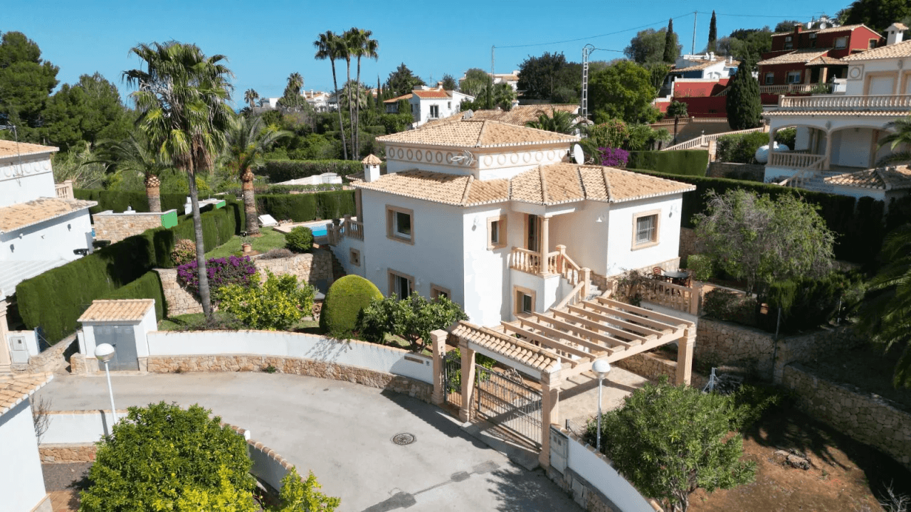 Alquiler. Chalet/Villa à Denia