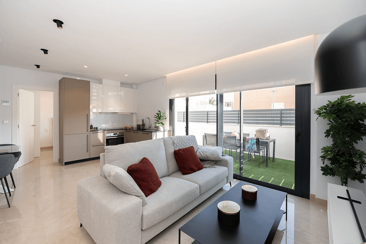 Maisons mitoyennes modernes avec 3 chambres à coucher et piscine communautaire à seulement 500 m des merveilleuses plages de sable fin