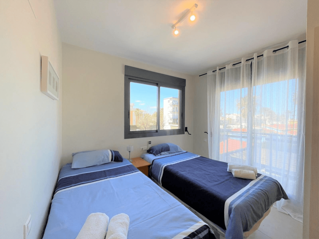 Alquiler. Apartamento à Denia