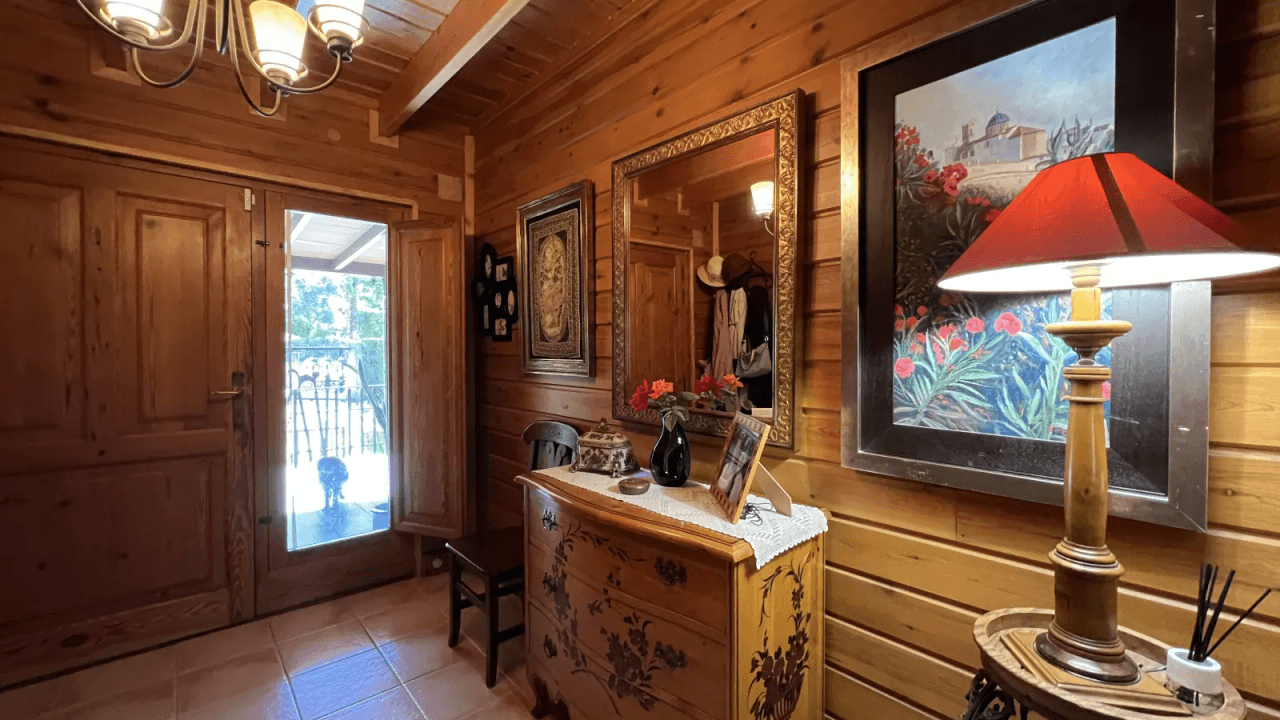 Le design canadien associé à l'ambiance espagnole. Pferdefinca dans la vallée de l'Orb, près de Denia.