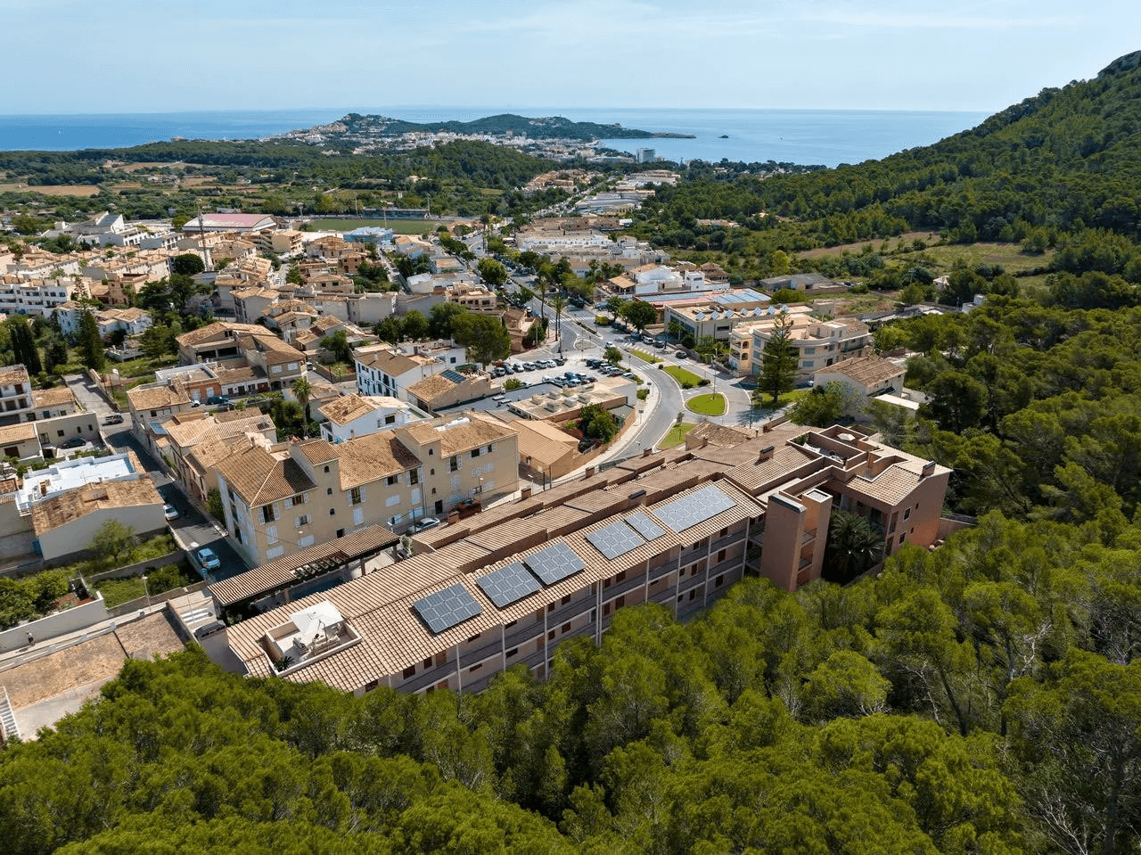 Maisons mitoyennes avec 2 chambres, 2 salles de bains, piscine commune et vue sur la mer
