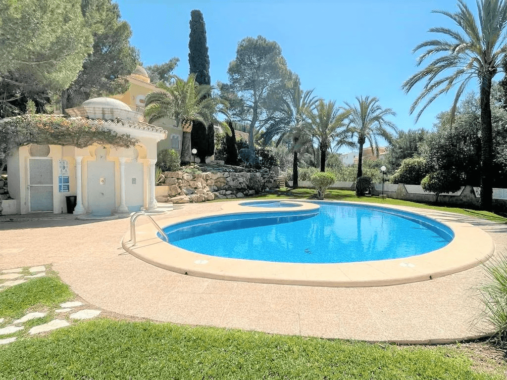 Alquiler. Chalet/Villa à Denia