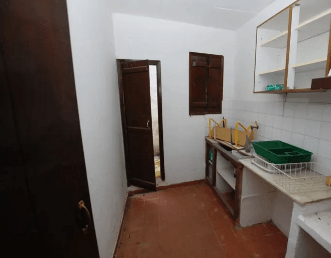 Maison de campagne à Jalon avec 35.000 m2 de terrain