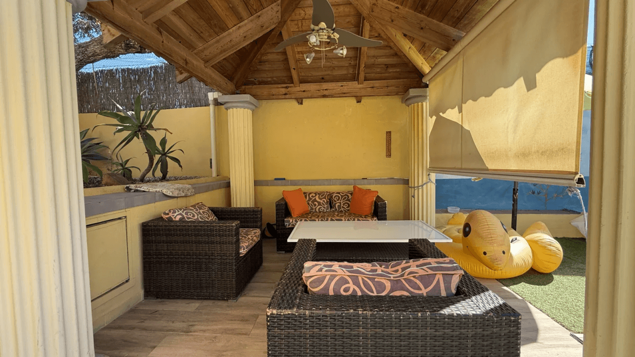 Große Villa auf Eckgrundstück mit Pool und Doppelgarage in Top-Lage Benissa Montemar