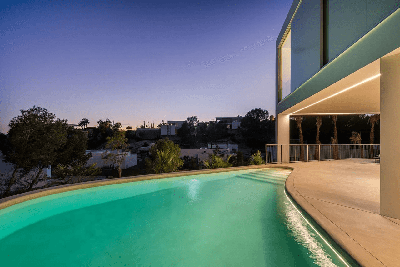 Villa de lujo de 3 dormitorios, 3 baños y 1 aseo con piscina en el maravilloso Las Colinas Golf Resort