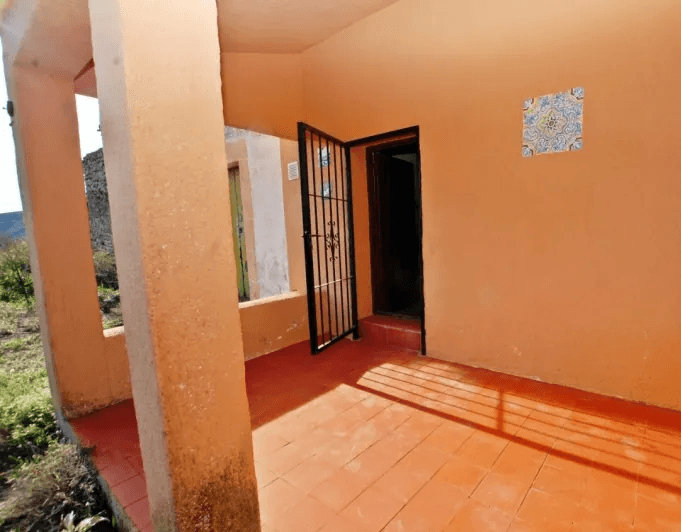 Maison de campagne à Jalon avec 35.000 m2 de terrain