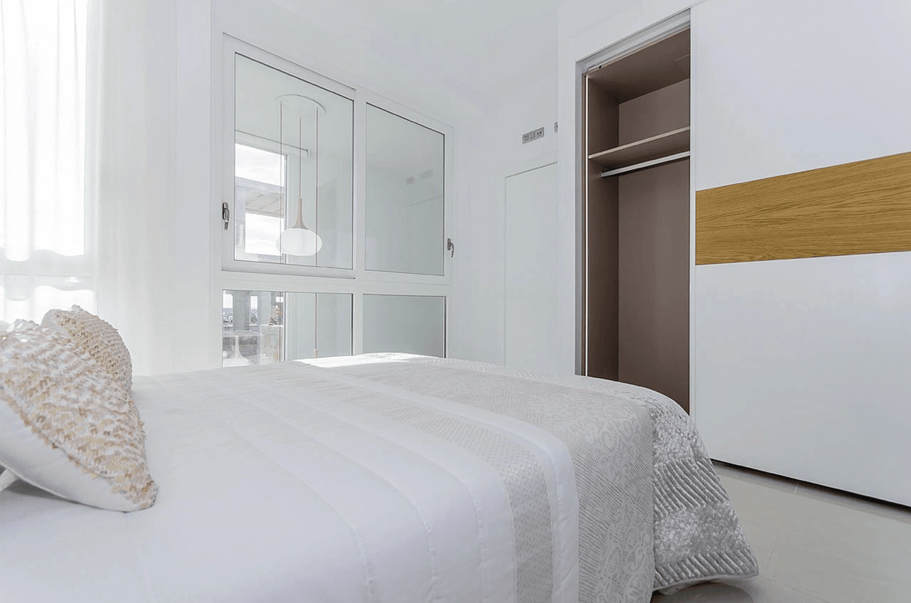 Villas modernas de 3 dormitorios y 3 baños con solario, piscina privada, parking privado y sótano opcional