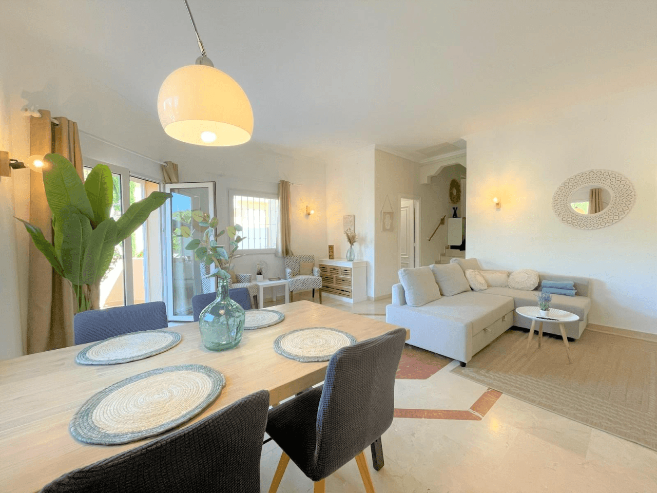 Alquiler. Chalet/Villa à Denia