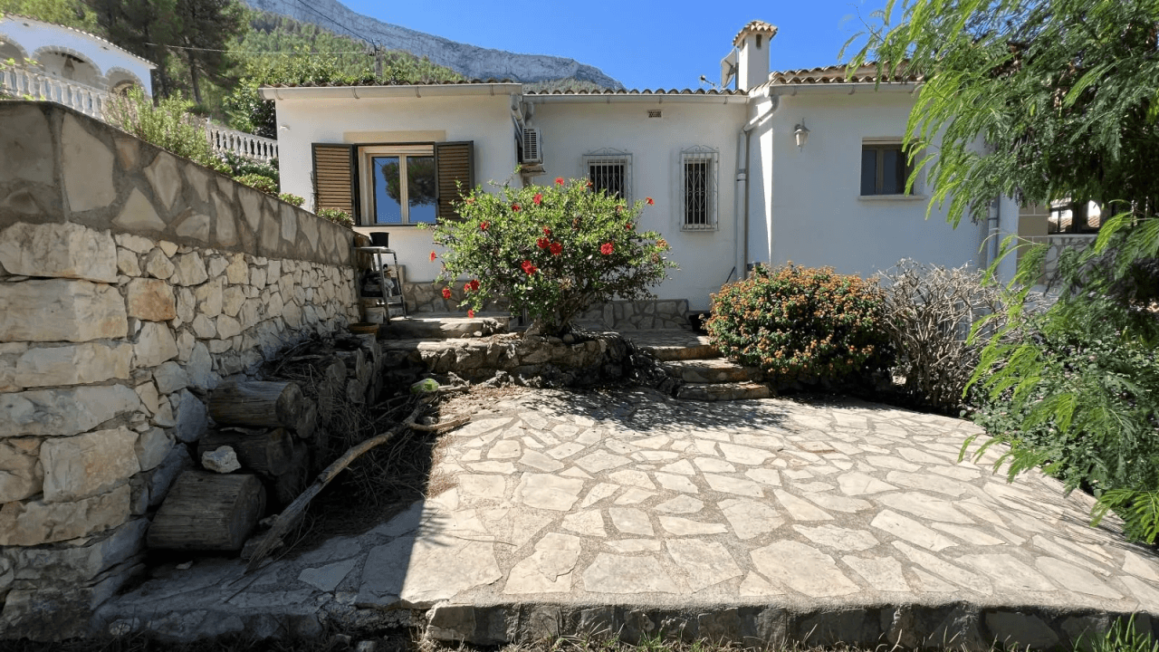 Villa mit 3 Schlafzimmern, 2 Badezimmer, Schwimmbad, Garten und vielem mehr.