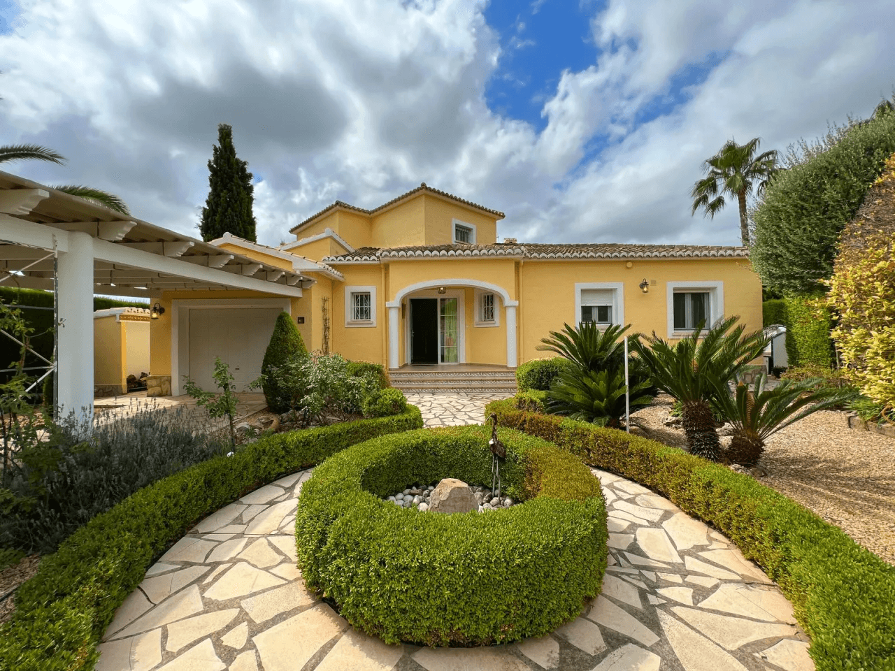 Villa ''Pauline'' mit pool und einen wunderschönen Garten in Beniarbeig