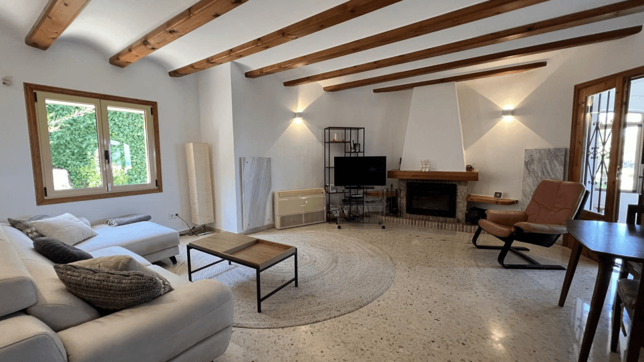Villa mit 3 Schlafzimmern, 2 Badezimmer, Schwimmbad, Garten und vielem mehr.