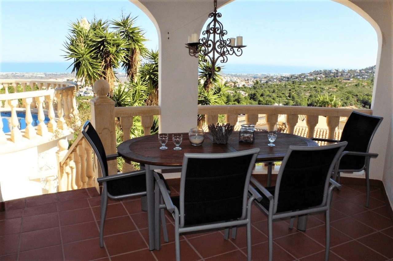 Villa chaleureuse avec piscine à Ráfol de Almunia