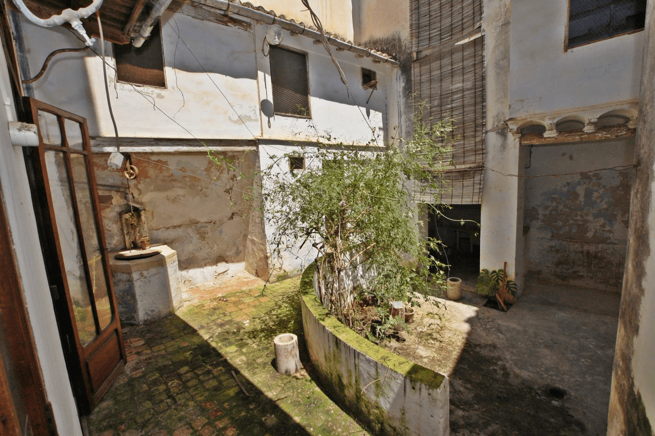 Manoir dans le centre de Pego