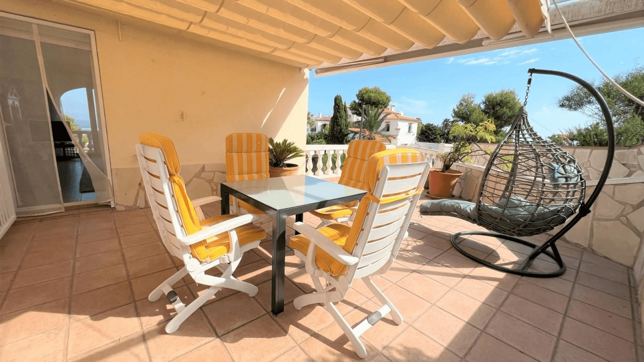 Alquiler. Chalet/Villa à Denia
