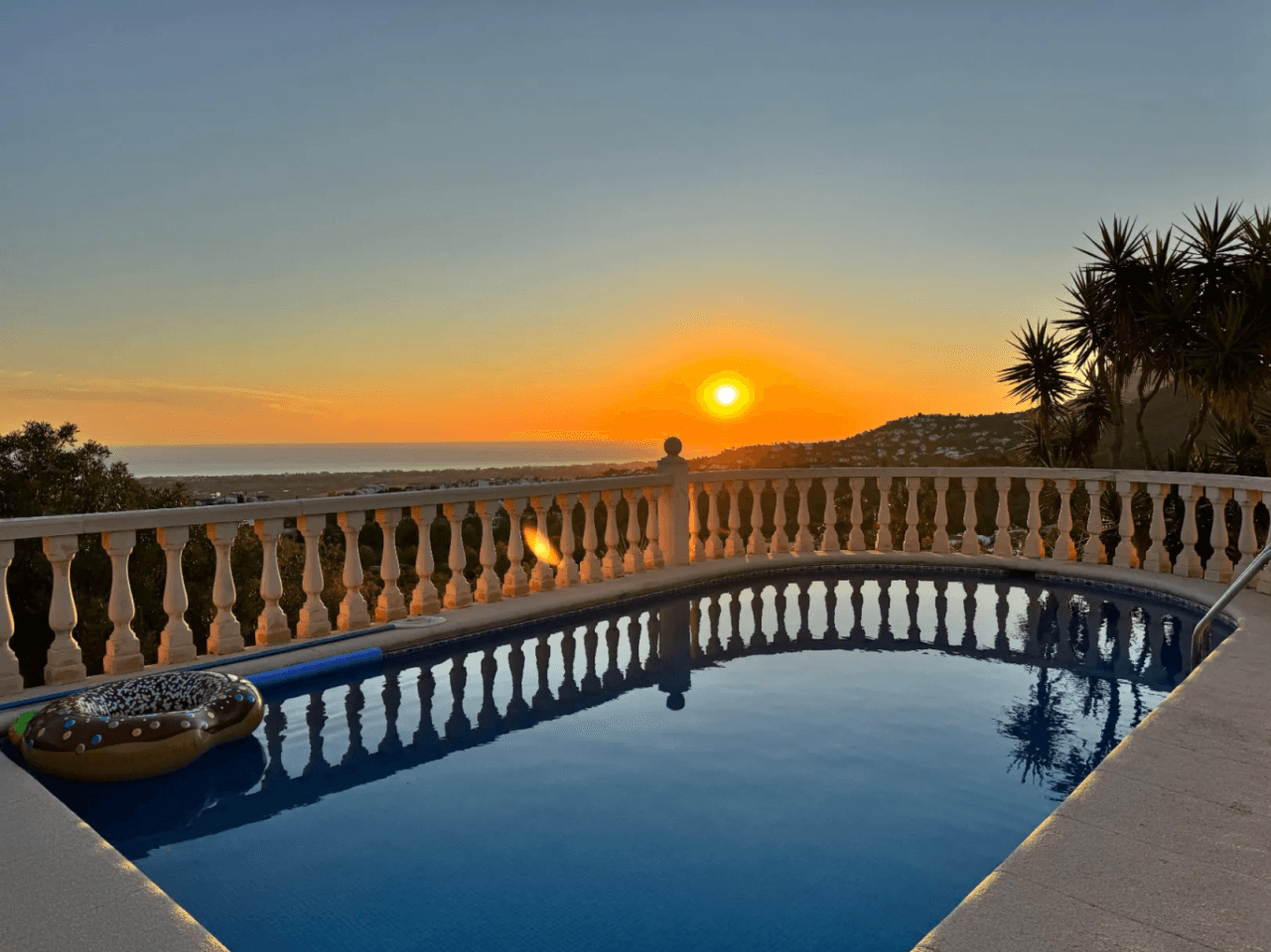 Villa chaleureuse avec piscine à Ráfol de Almunia