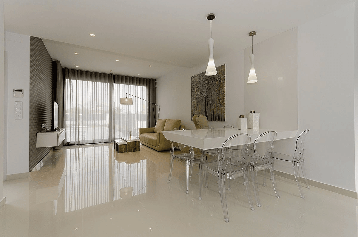 Villas exclusives avec 3 - 4 chambres à coucher, 2 salles de bains, W.C., toit-terrasse et piscine privée à seulement 600 m de la plage