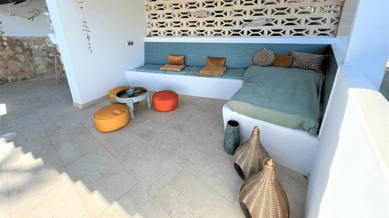 Alquiler. Chalet/Villa à Denia