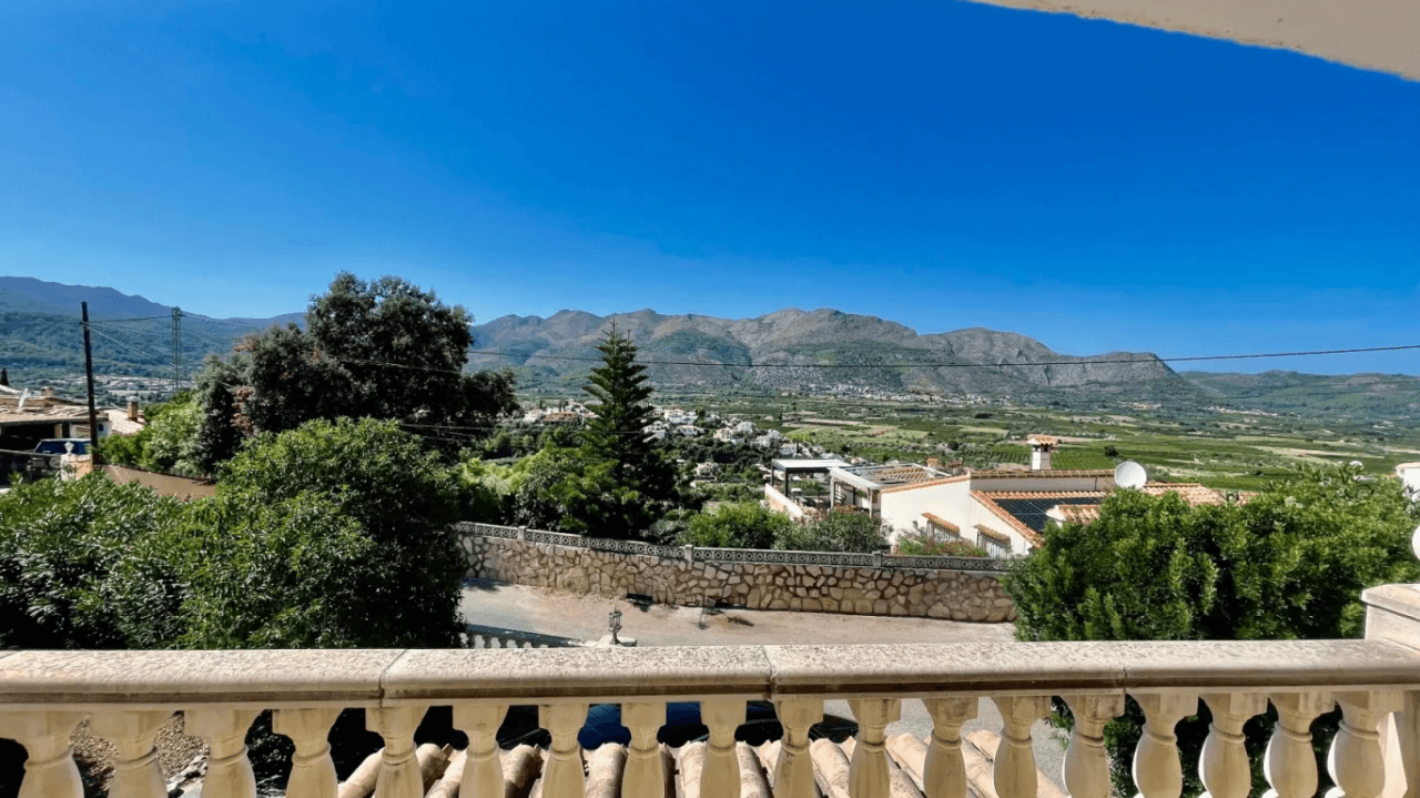 Villa zu verkaufen in Orba: Panoramablick, separates Gästeapartment