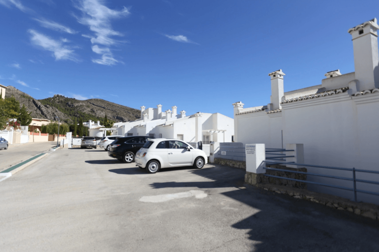 Maison de ville moderne à vendre à Jalon : exposée sud