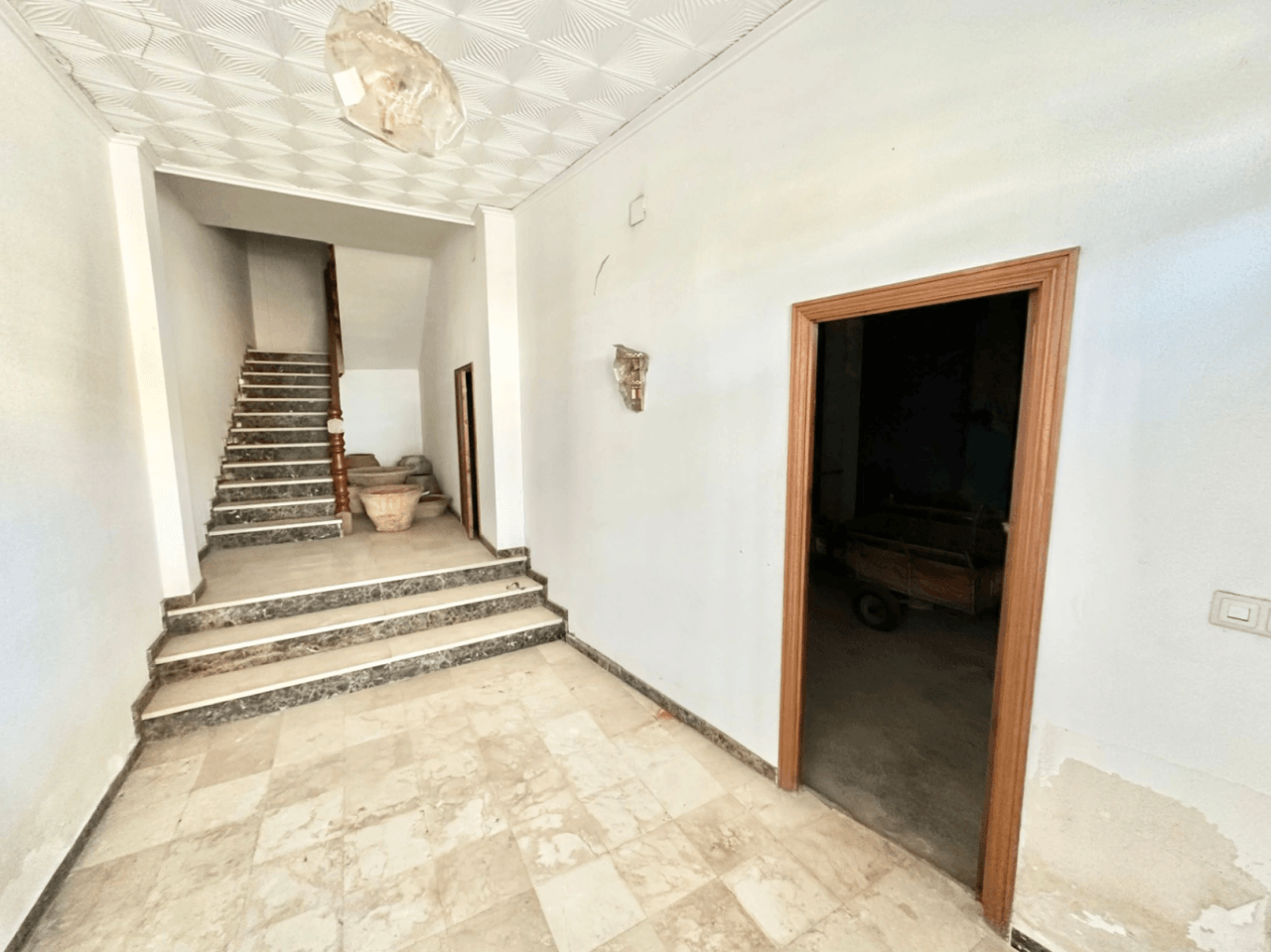 Opportunité : Immeuble avec Jardin de 180 m² et Toit-terrasse avec Vue sur la Mer