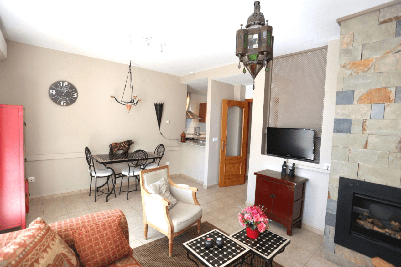 Maison de ville moderne à vendre à Jalon : exposée sud
