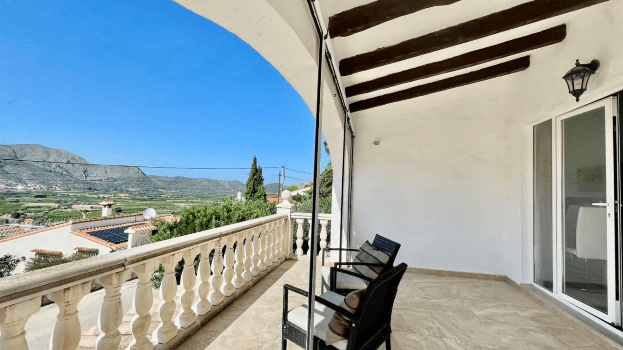 Villa zu verkaufen in Orba: Panoramablick, separates Gästeapartment