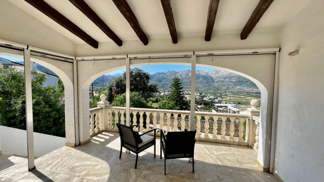 Villa zu verkaufen in Orba: Panoramablick, separates Gästeapartment