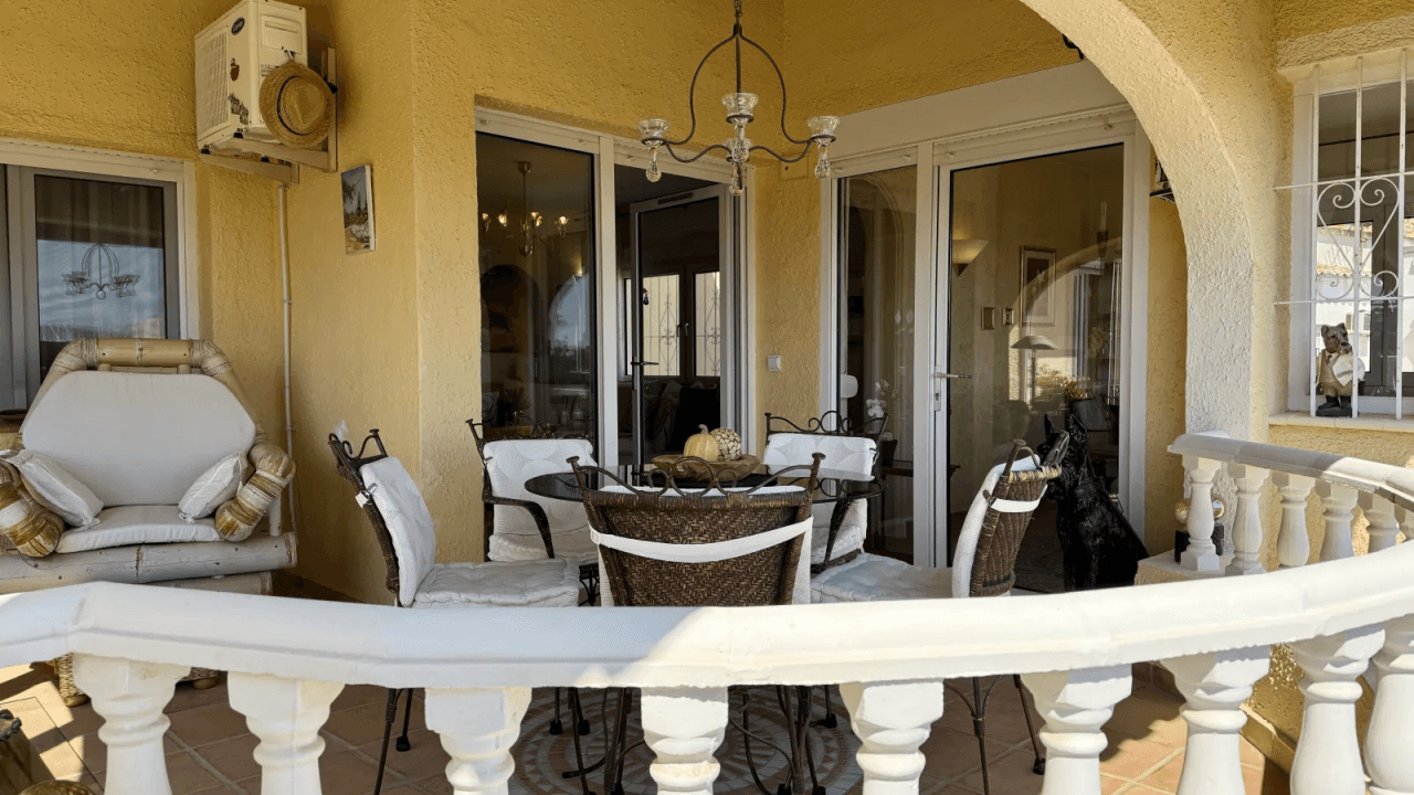 Villa de rêve avec vue sur la mer et beaucoup de soleil à Moraira