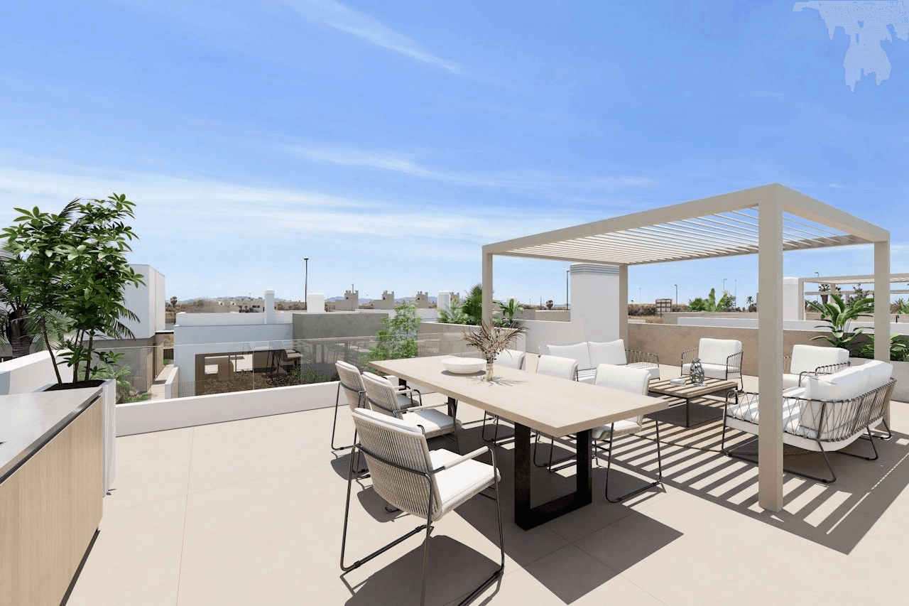 Villas de 3 dormitorios y 2 baños con solárium, parking privado subterráneo y piscina comunitaria junto a Serena Golf