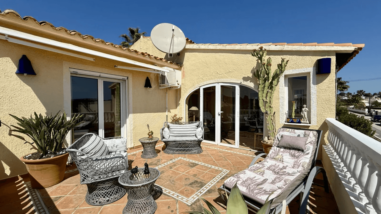Villa de rêve avec vue sur la mer et beaucoup de soleil à Moraira