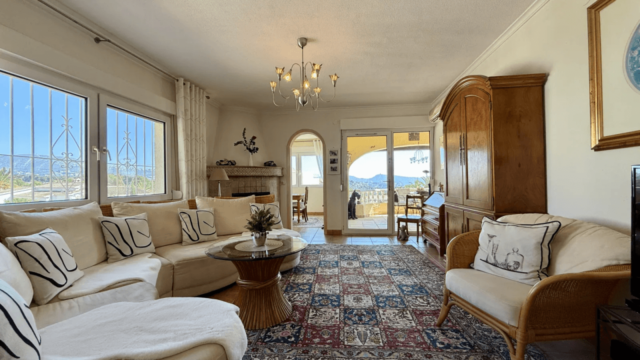 Villa de rêve avec vue sur la mer et beaucoup de soleil à Moraira